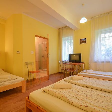 Aparthostel Fryderyk Krakow Bagian luar foto