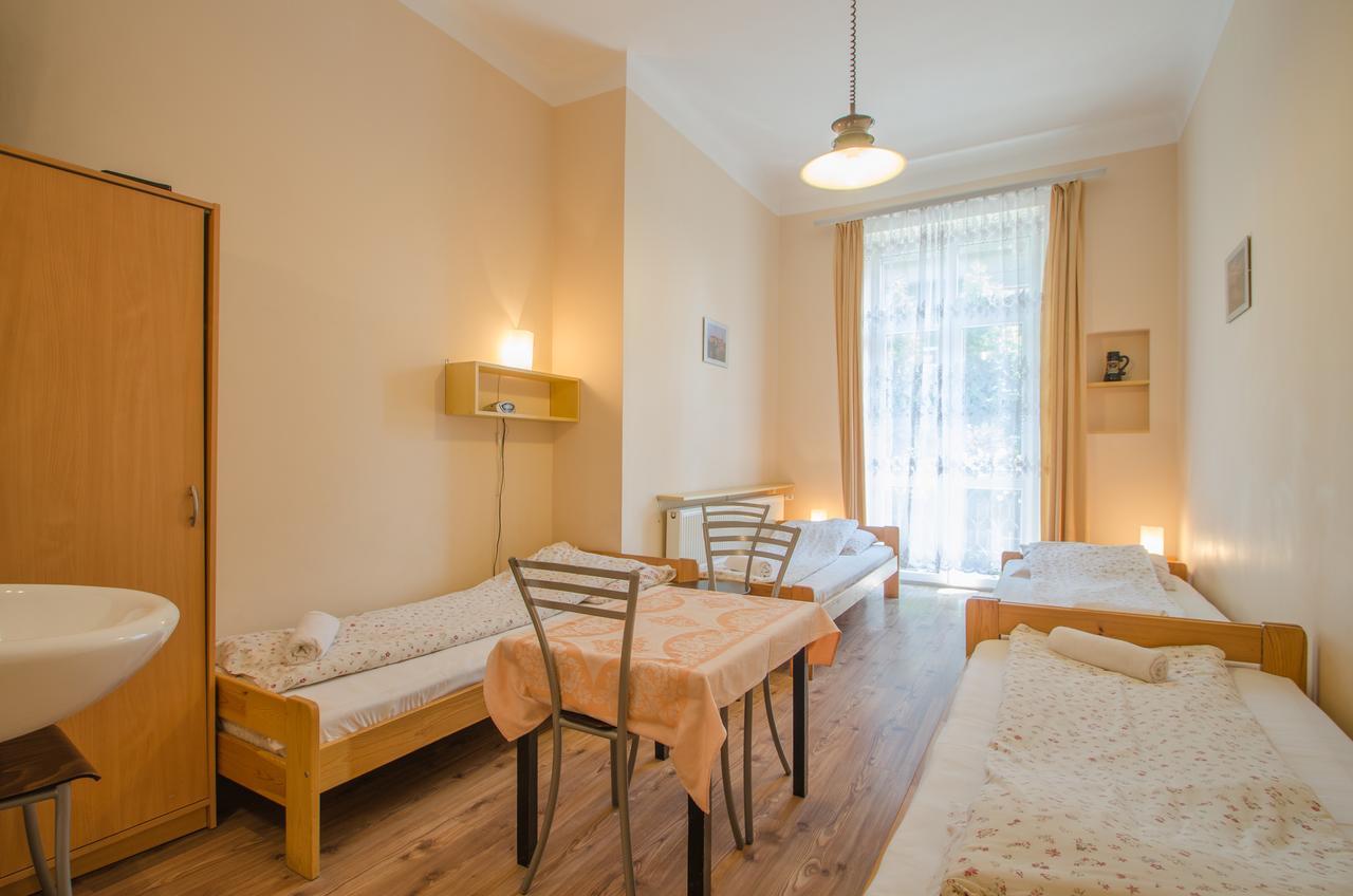 Aparthostel Fryderyk Krakow Bagian luar foto