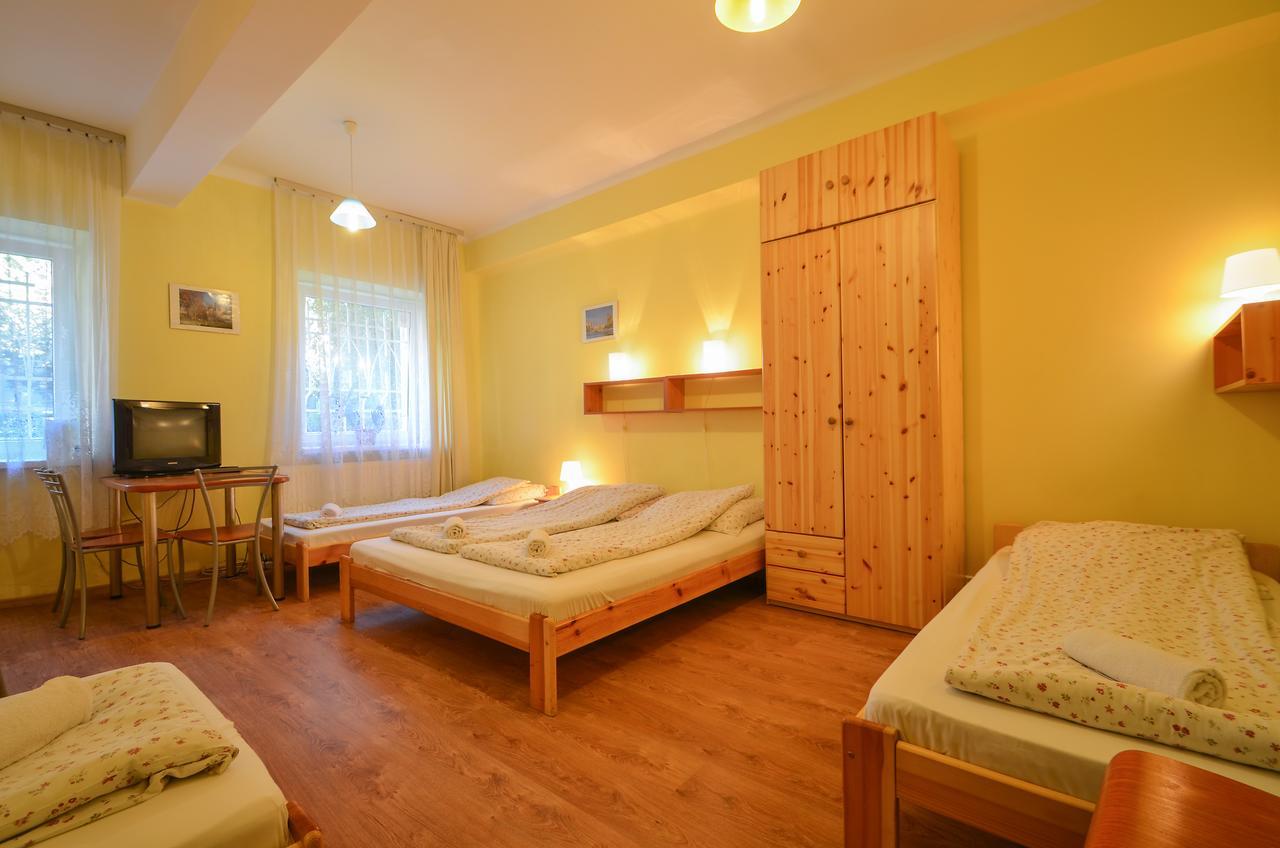 Aparthostel Fryderyk Krakow Bagian luar foto