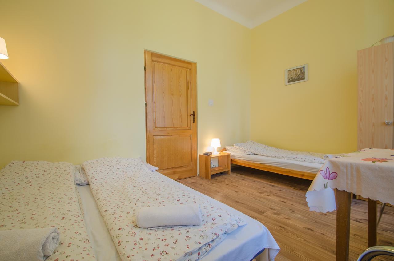 Aparthostel Fryderyk Krakow Bagian luar foto