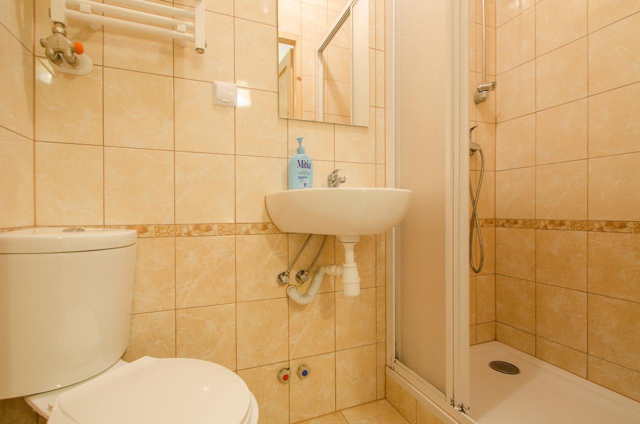 Aparthostel Fryderyk Krakow Bagian luar foto
