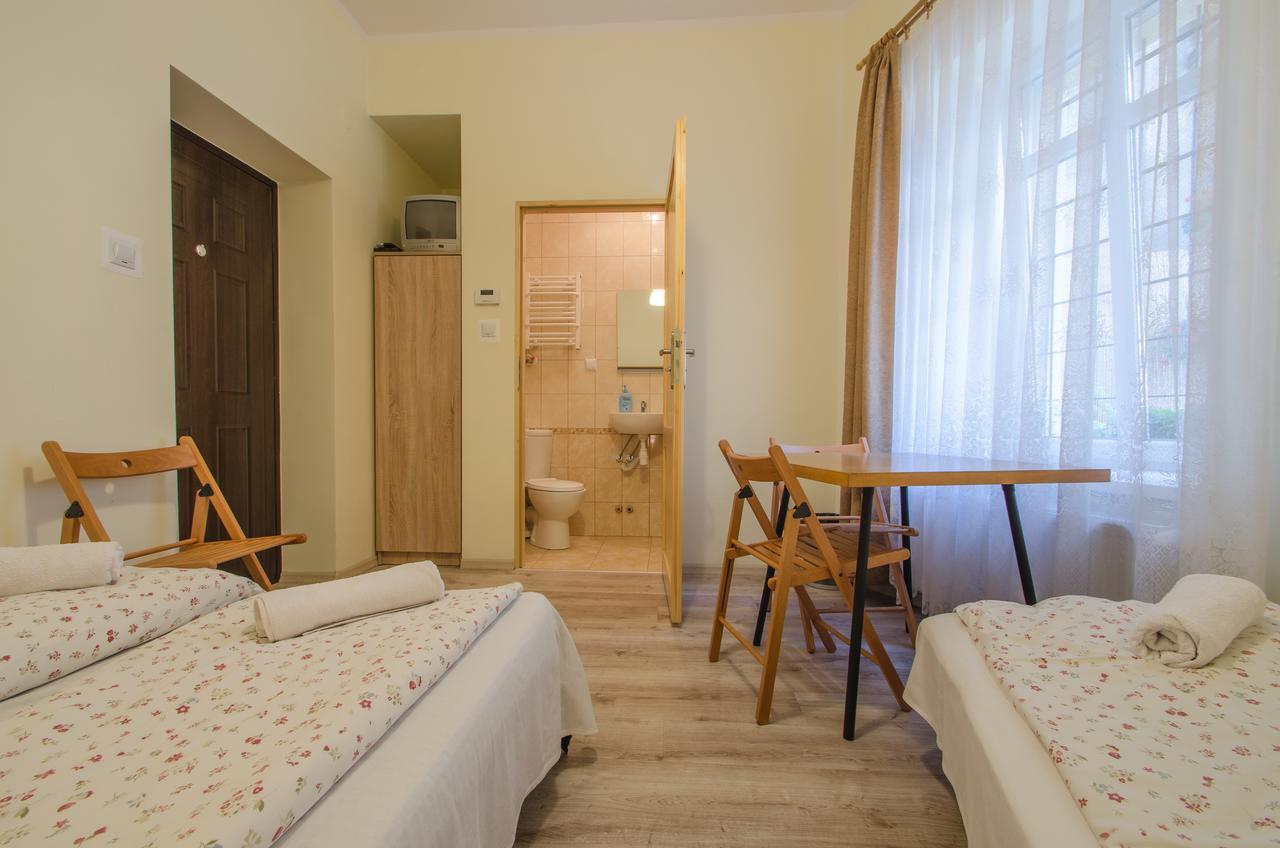 Aparthostel Fryderyk Krakow Bagian luar foto