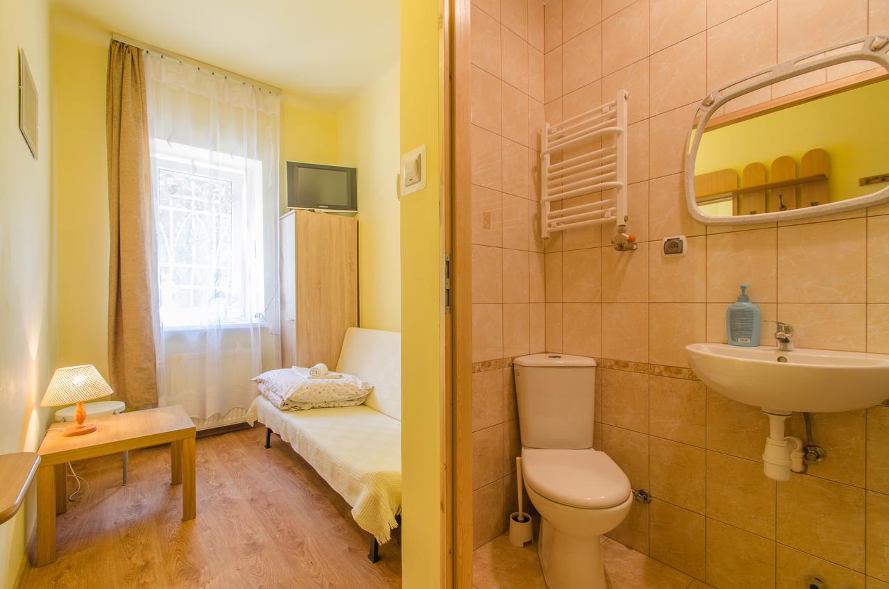 Aparthostel Fryderyk Krakow Bagian luar foto